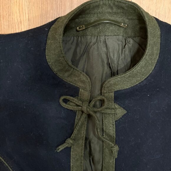 Vintage Austrian Loden Wool Blazer – Cropped Pure Wool Jacket EU 36 - Picture 3 of 7